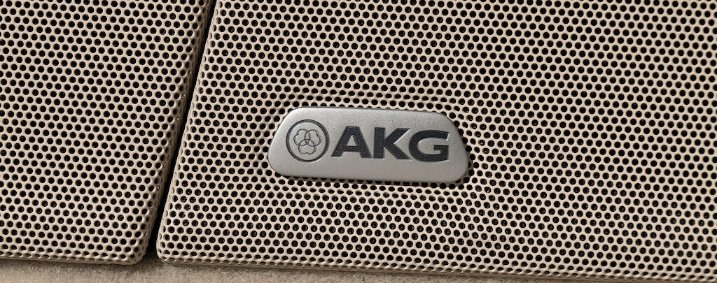 Sistema de sonido AKG de 36 bocinas 
