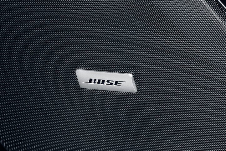 Sistema de audio Bose de hasta 14 bocinas con sistema de control de ruido: active noise cancellation