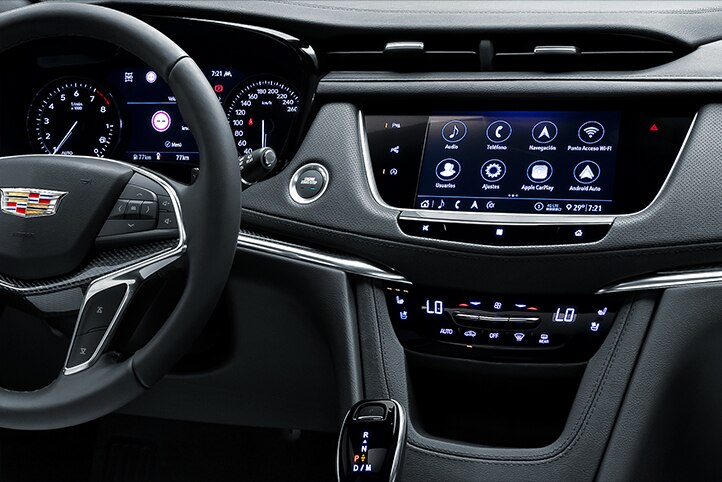 Sistema de infoentretenimiento Cadillac user experience con pantalla táctil de 8 pulgadas